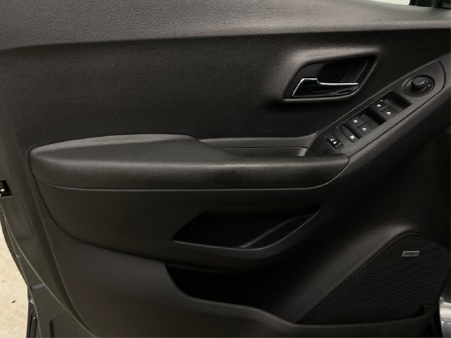 Used 2020 Chevrolet Trax Premier AWD/4WD image 26