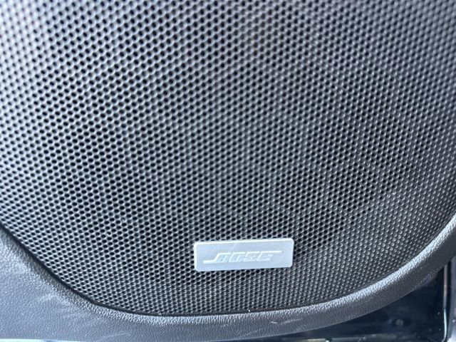 Used 2023 GMC Acadia SLT image 27