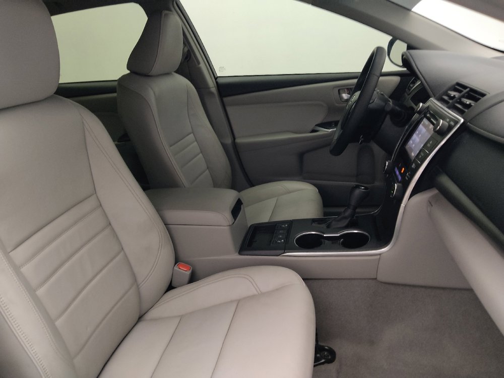 Used 2015 Toyota Camry XLE w/ Moonroof Package FWD image 21
