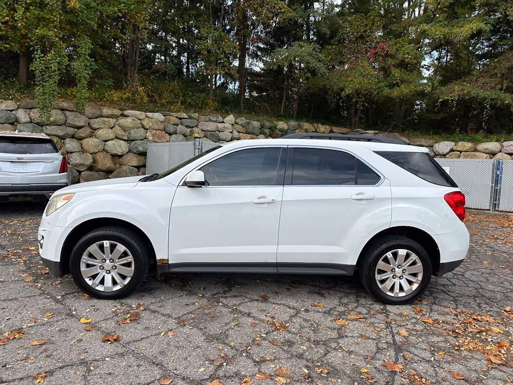 Used 2011 Chevrolet Equinox LT FWD image 2