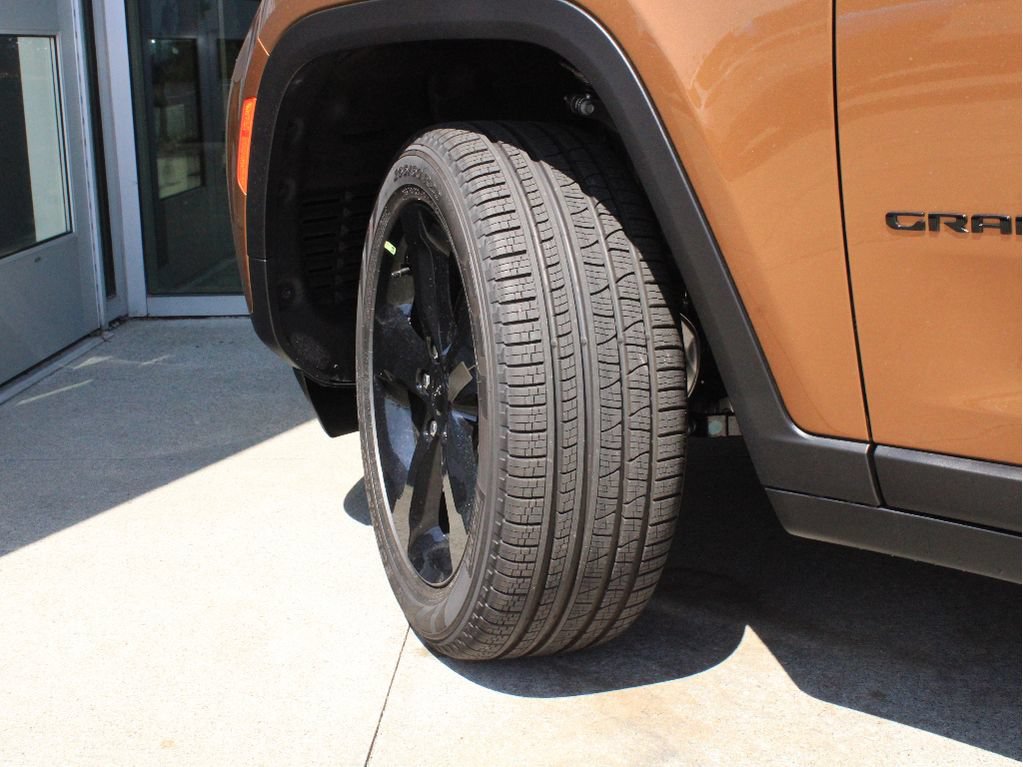 New 2026 Jeep Grand Cherokee L Limited w/ Limited Altitude Package AWD/4WD image 39