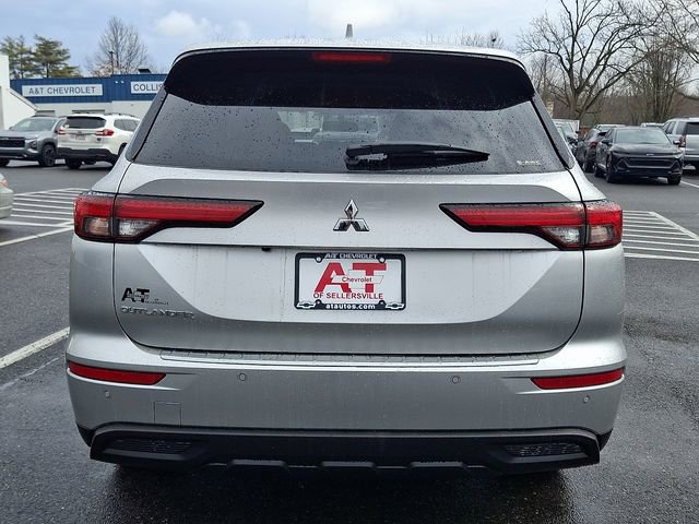 Used 2022 Mitsubishi Outlander ES image 5