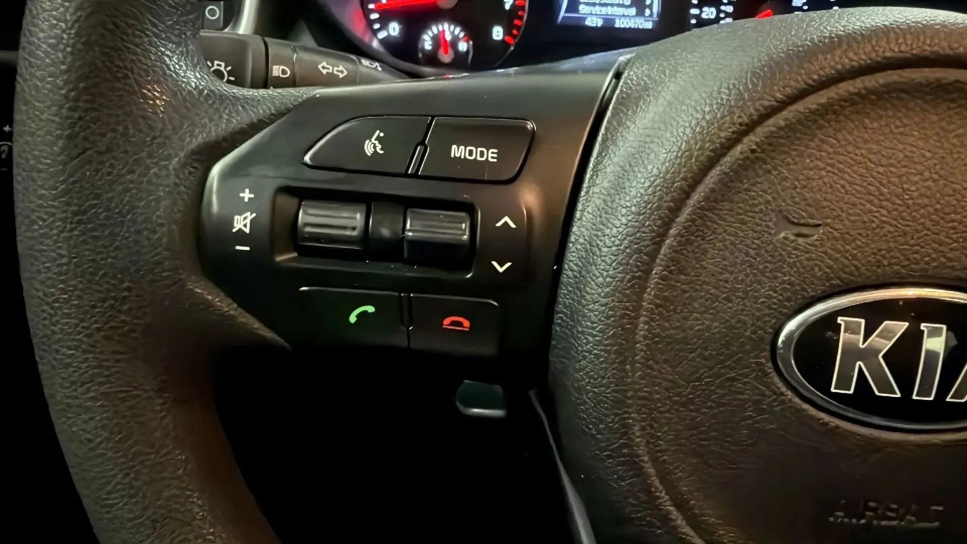 Used 2017 Kia Sorento L image 12