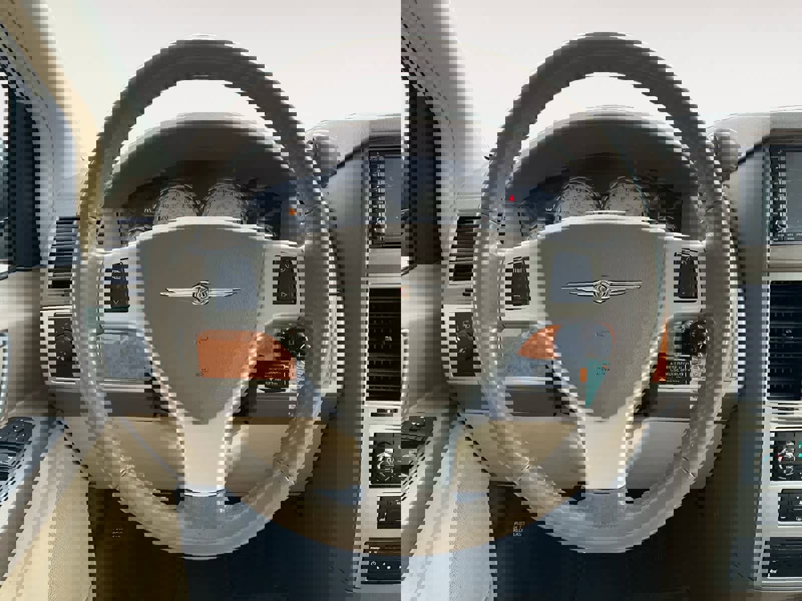 Used 2009 Chrysler Town & Country Limited w/ Entertainment Group #3 image 13