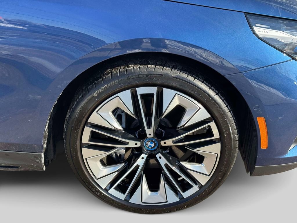 Certified 2024 BMW i5 eDrive40i w/ Convenience Package image 8
