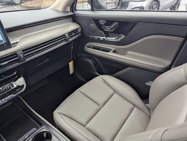 New 2026 Lincoln Corsair Premiere image 14