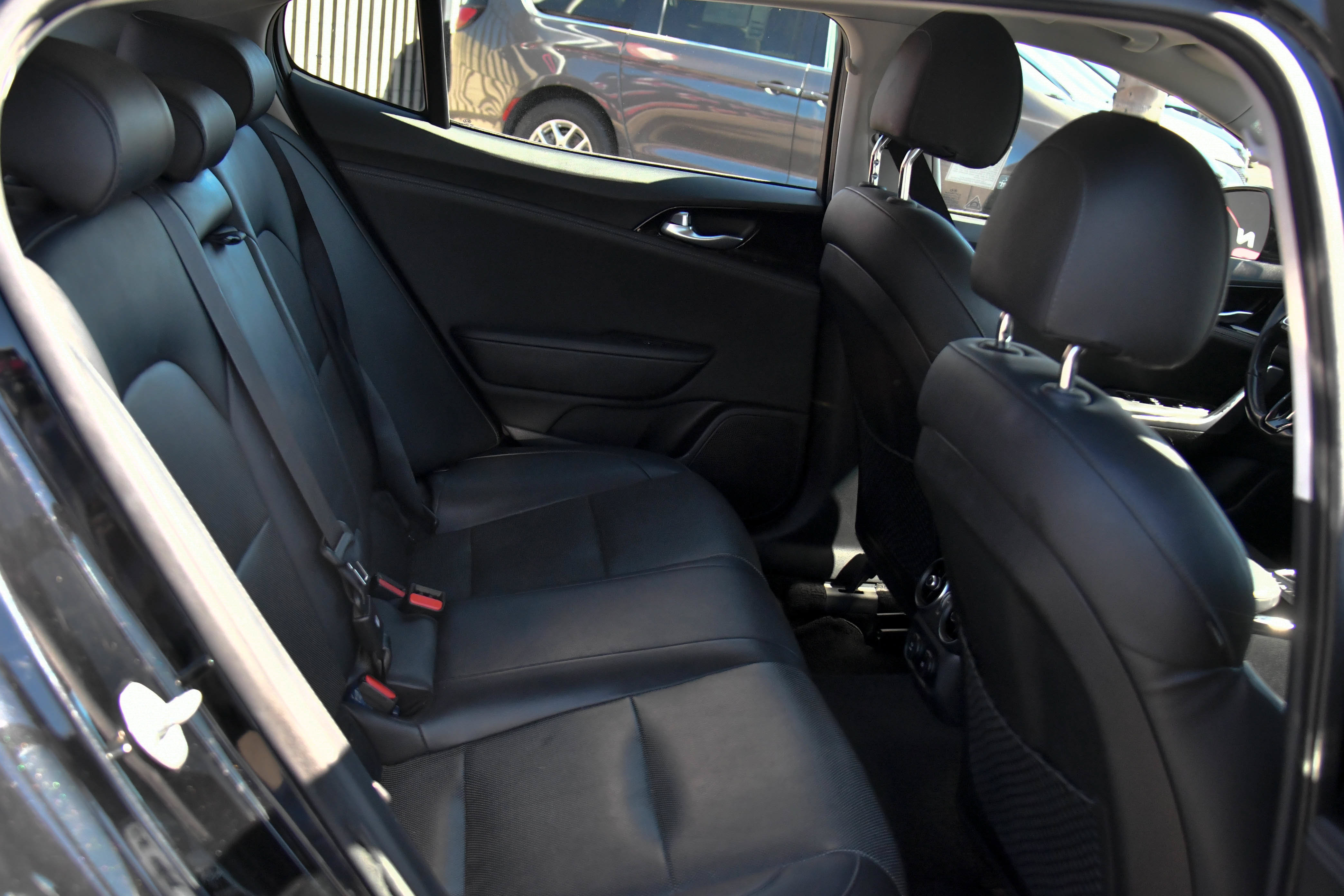 Used 2019 Kia Stinger RWD image 41