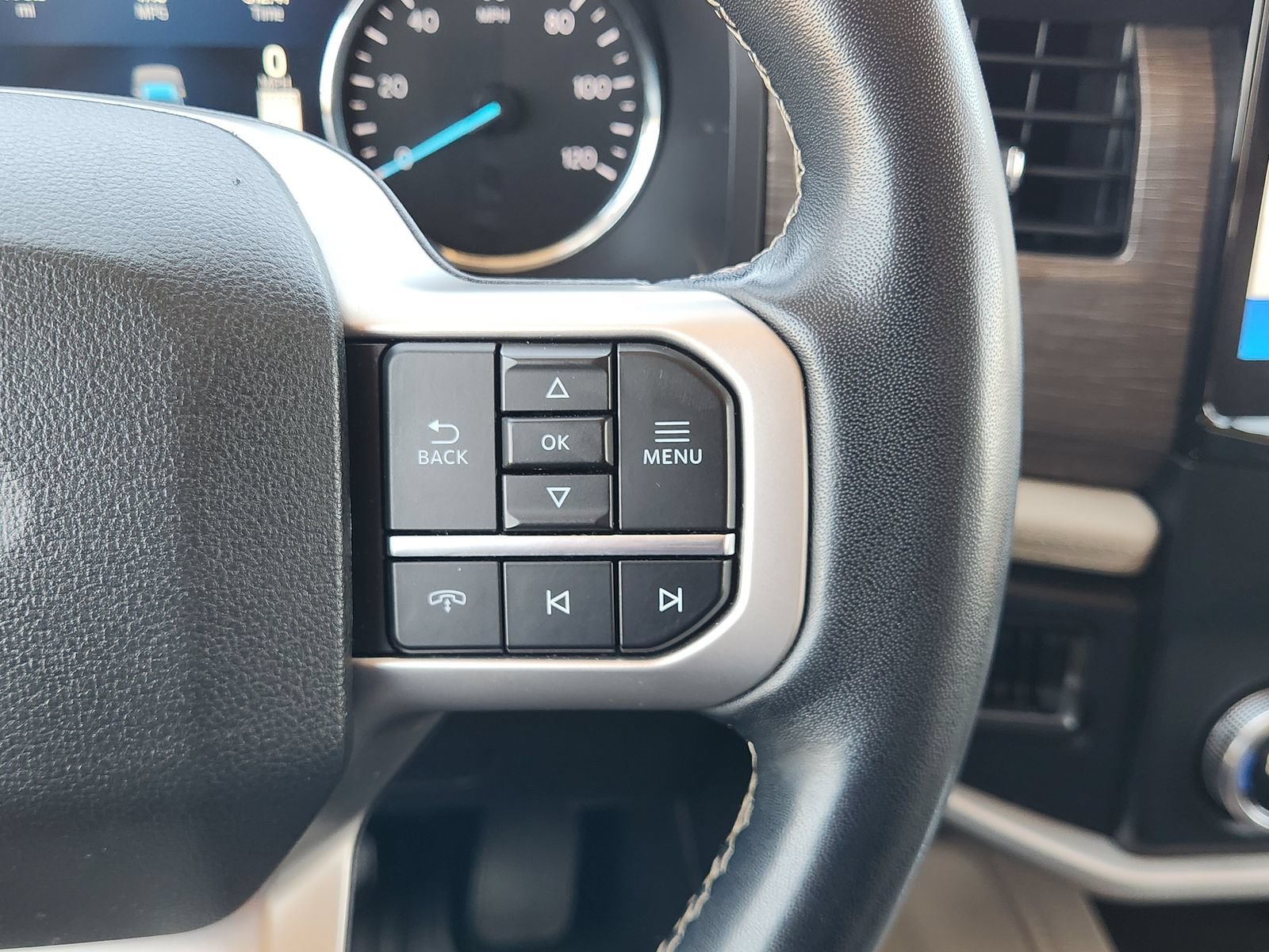 Used 2024 Ford Expedition Limited RWD image 31