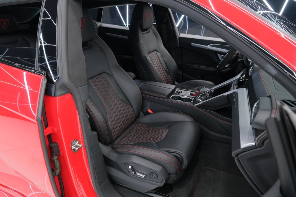 Used 2021 Lamborghini Urus AWD/4WD image 39