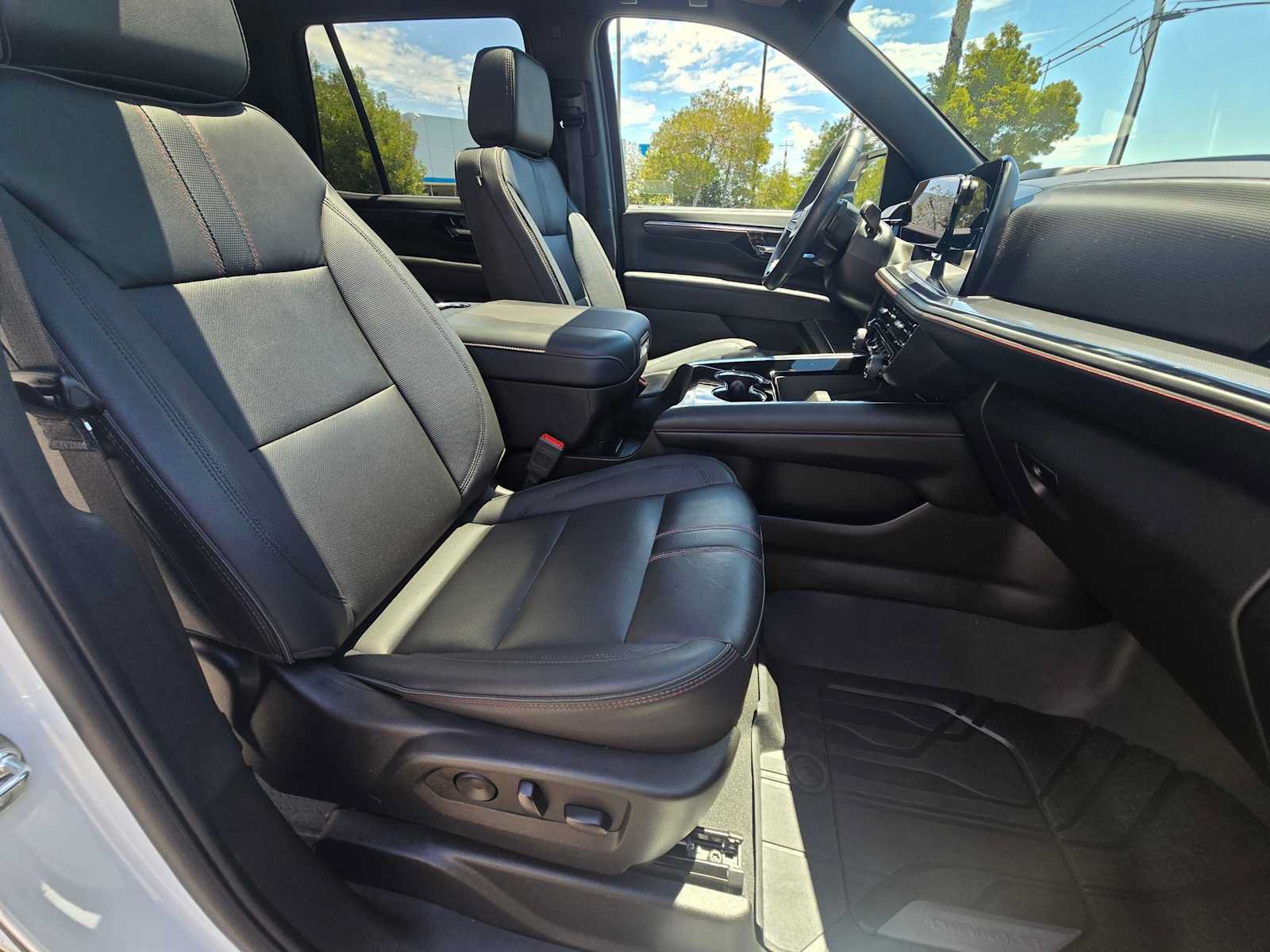 Used 2025 Chevrolet Tahoe RST w/ RST Capability Package AWD/4WD image 10