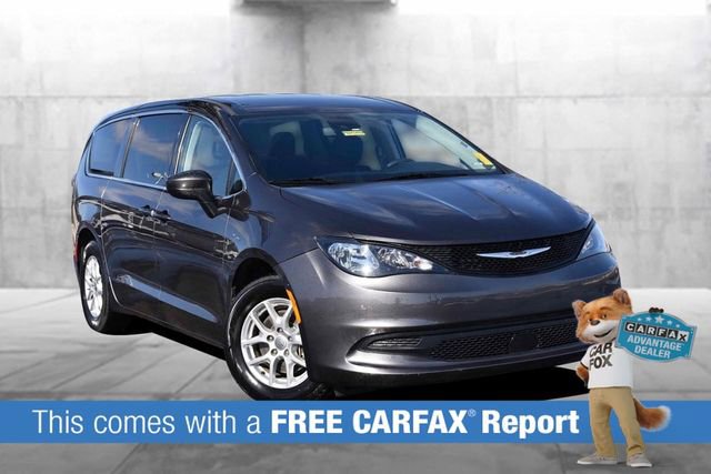 Used 2023 Chrysler Voyager LX image 2