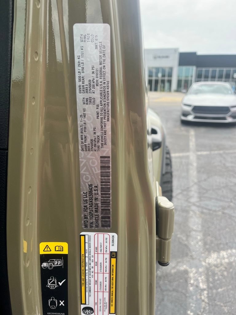 Used 2025 Jeep Gladiator Sport AWD/4WD image 10