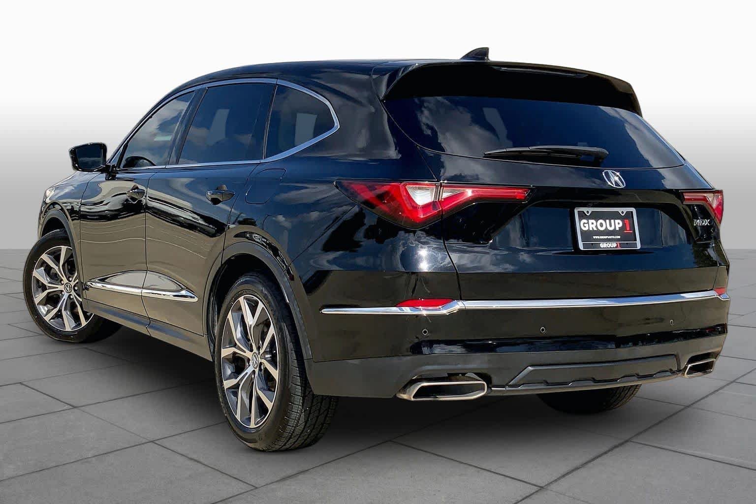 Used 2023 Acura MDX w/ Technology Package FWD image 12