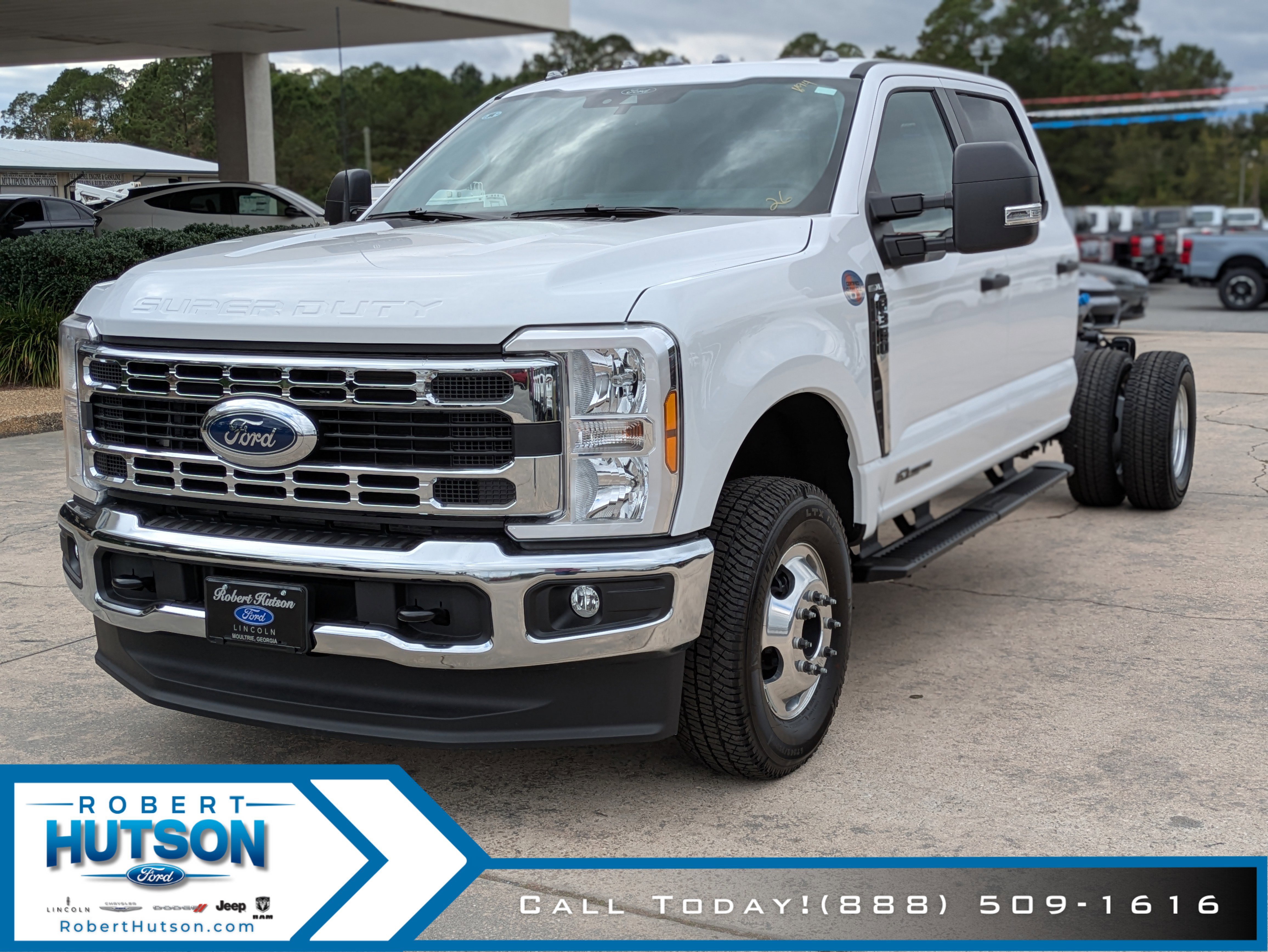 New 2026 Ford F350 XL w/ XL Chrome Package image 2