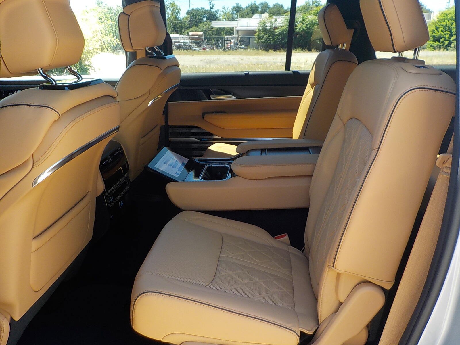 New 2026 Jeep Grand Wagoneer Summit AWD/4WD image 18