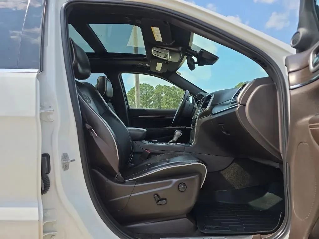 Used 2018 Jeep Grand Cherokee Overland image 49