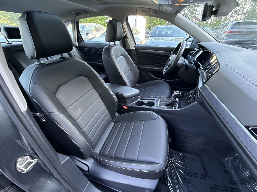 Used 2023 Volkswagen Jetta SE w/ Panoramic Sunroof Package FWD image 26