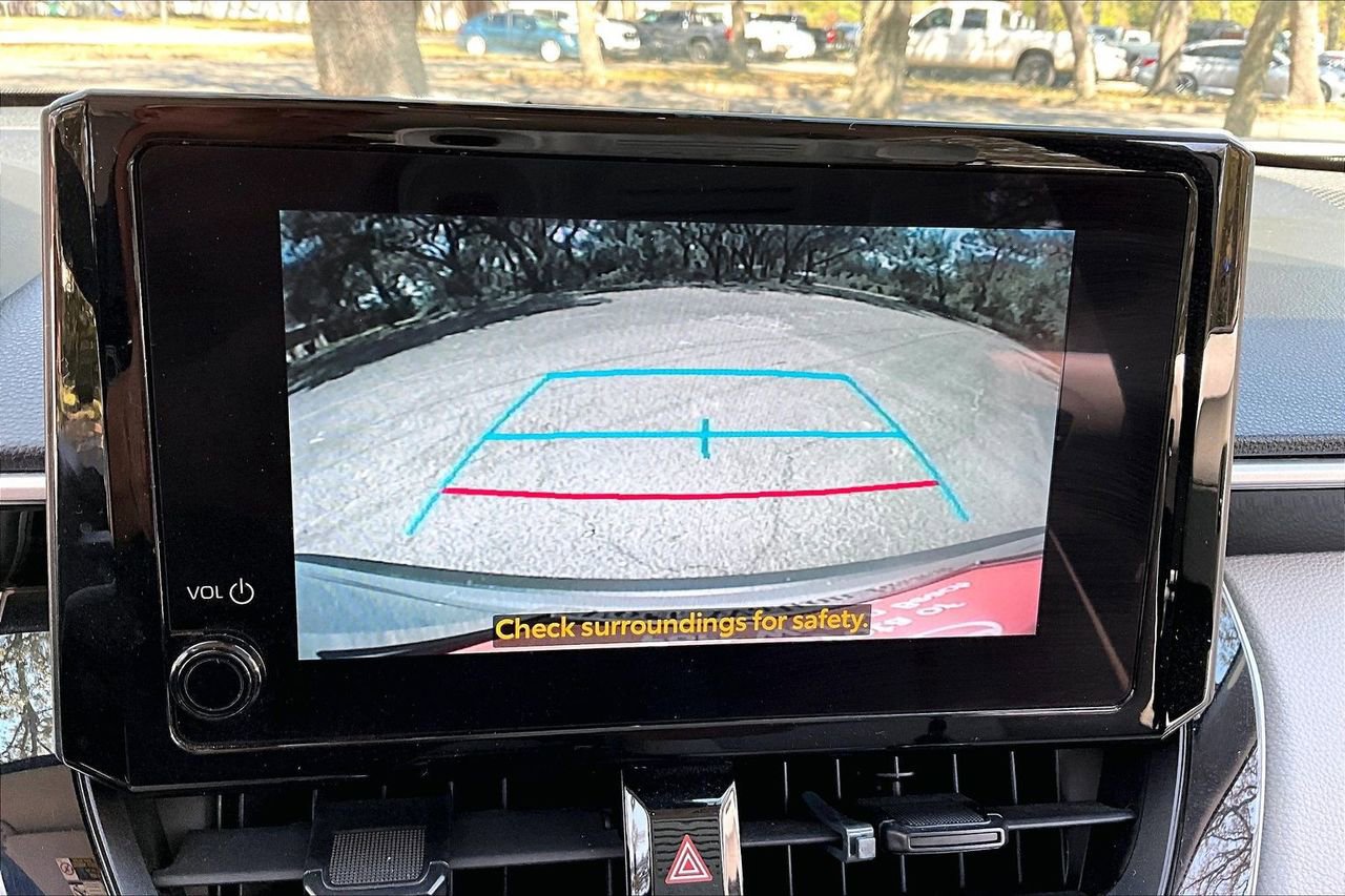 Used 2023 Toyota Corolla Cross L image 13