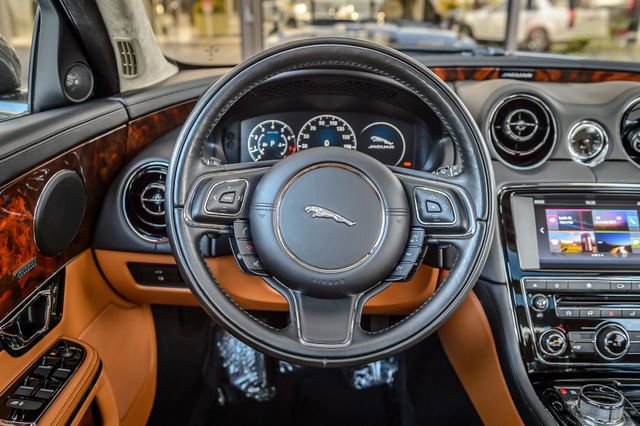 Used 2017 Jaguar XJ L Portfolio image 30