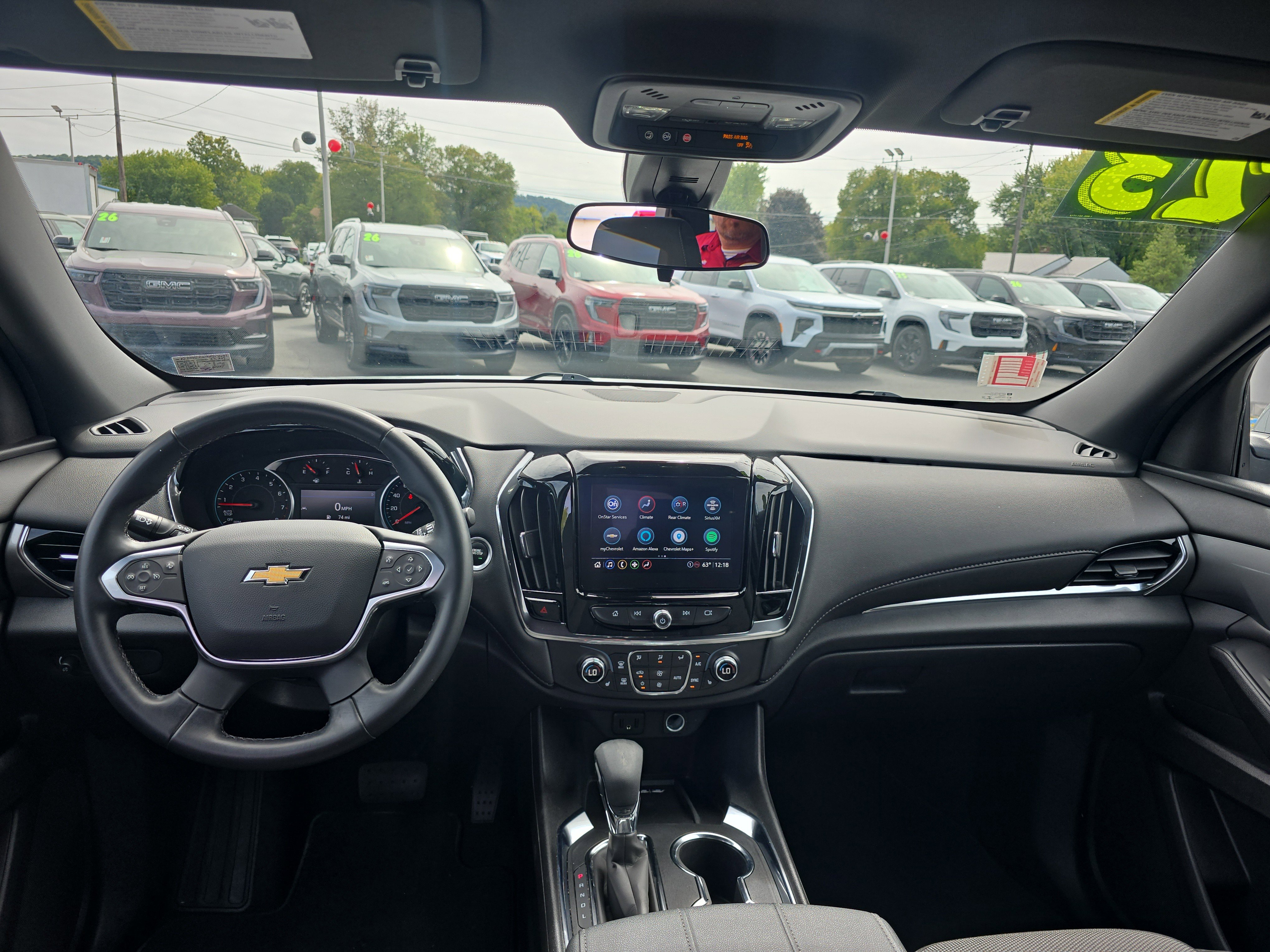 Used 2023 Chevrolet Traverse LT image 15