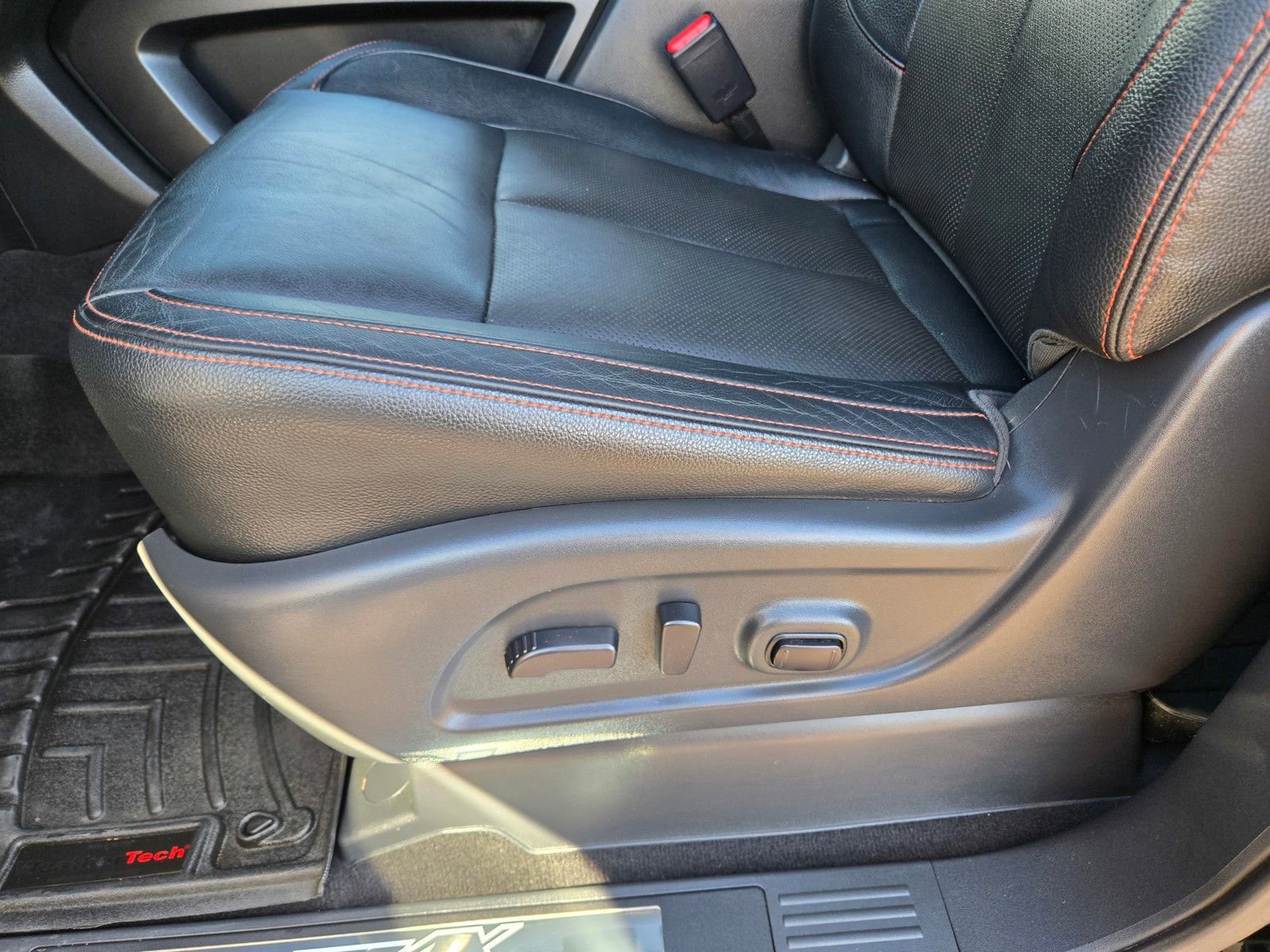 Used 2021 Nissan Titan PRO-4X w/ Pro-4x Convenience Package AWD/4WD image 19