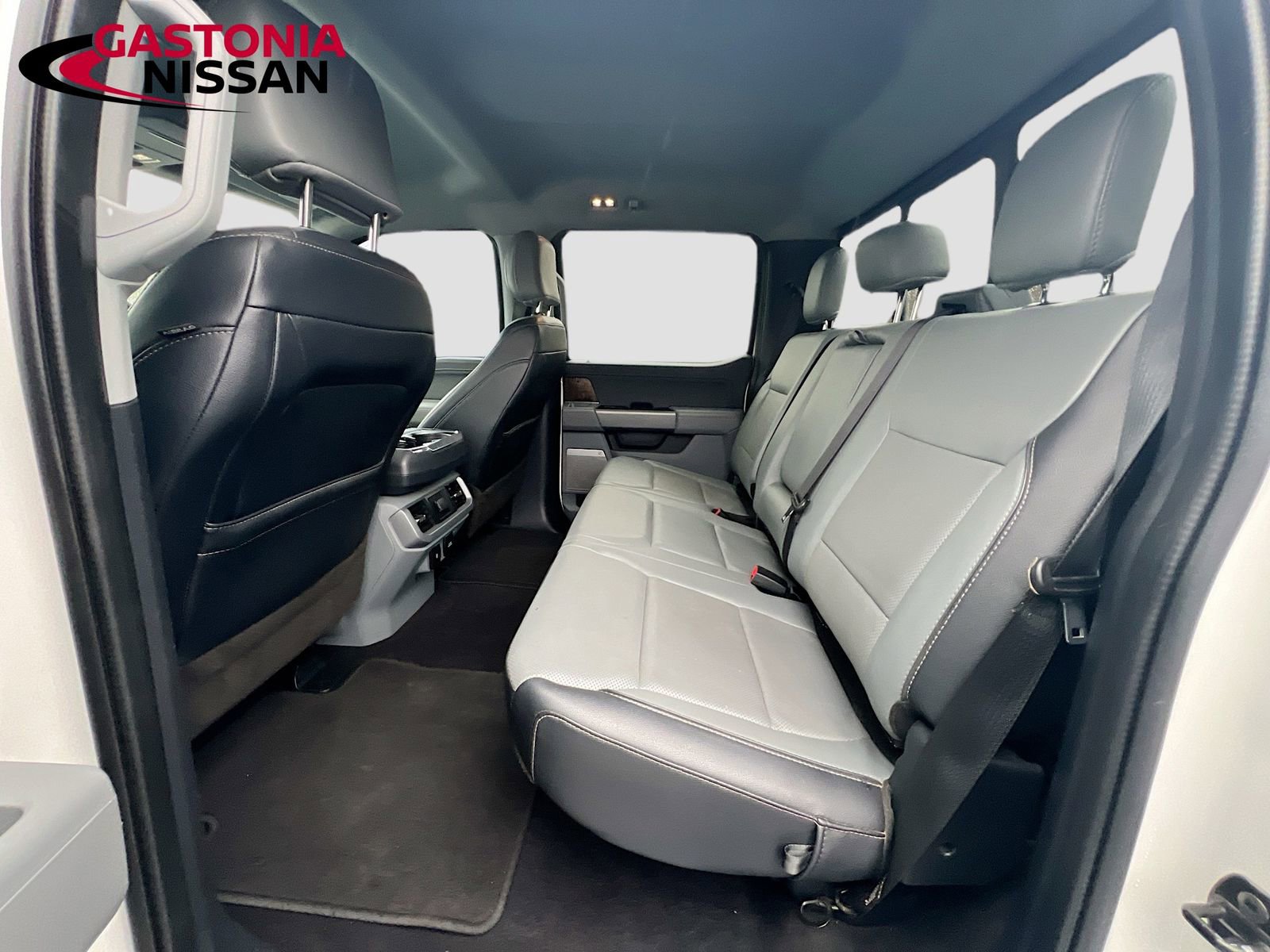 Used 2023 Ford F150 Lariat w/ Trailer Tow Package image 33