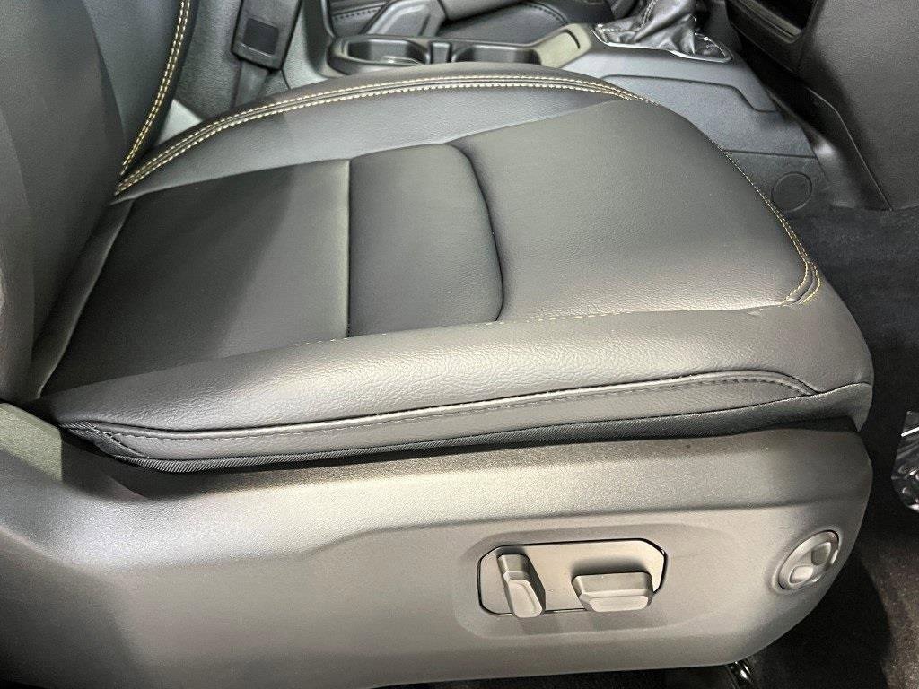 New 2025 Jeep Wrangler Sahara image 10