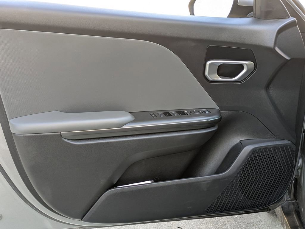 Used 2025 Kia K4 LXS image 10