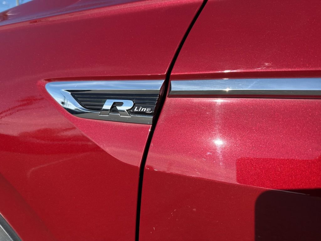 Used 2018 Volkswagen Tiguan SEL image 12