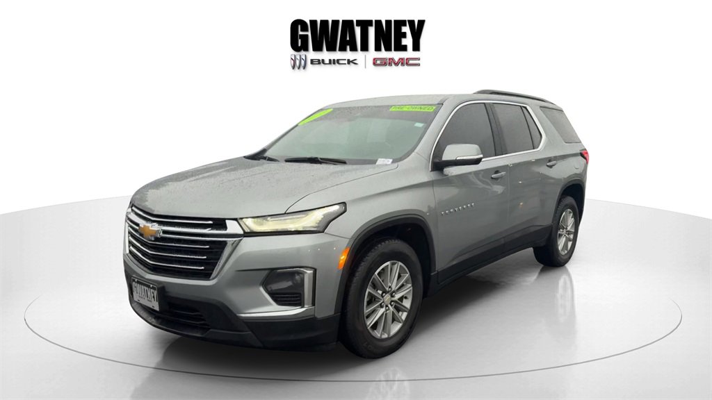 Used 2023 Chevrolet Traverse LT image 2
