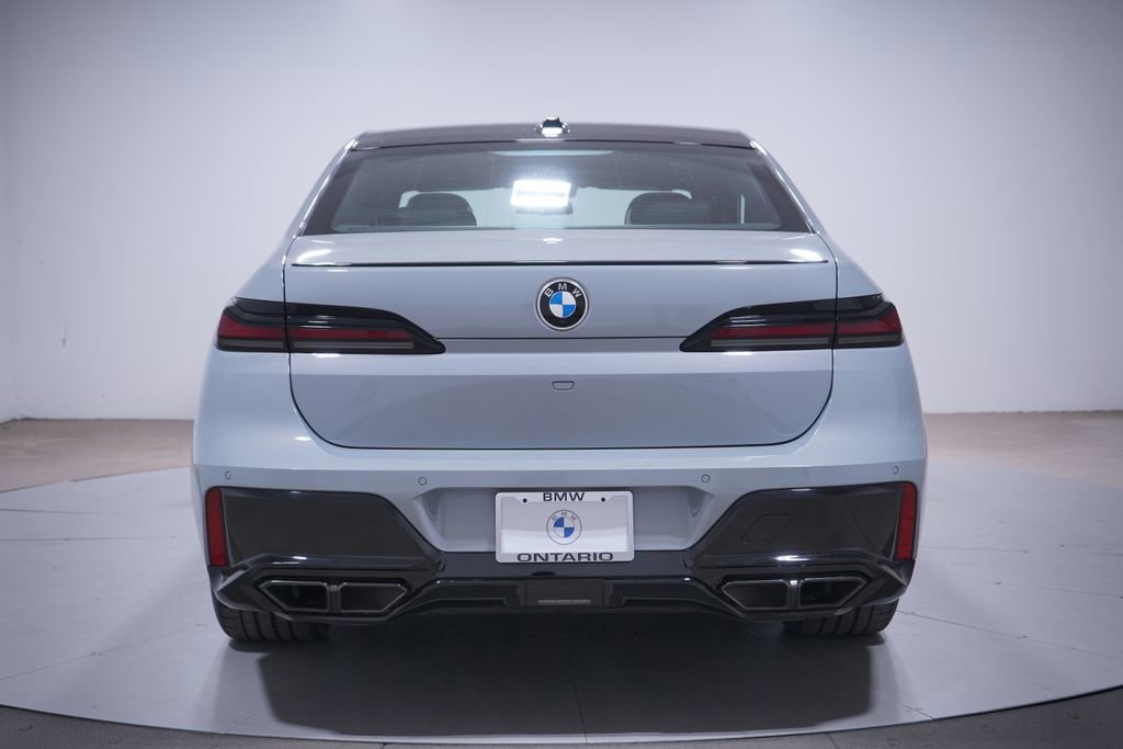 Used 2023 BMW 760i xDrive w/ Executive Package AWD/4WD image 5
