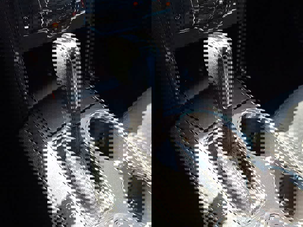 Used 2017 Ford Explorer XLT w/ Equipment Group 202A image 14