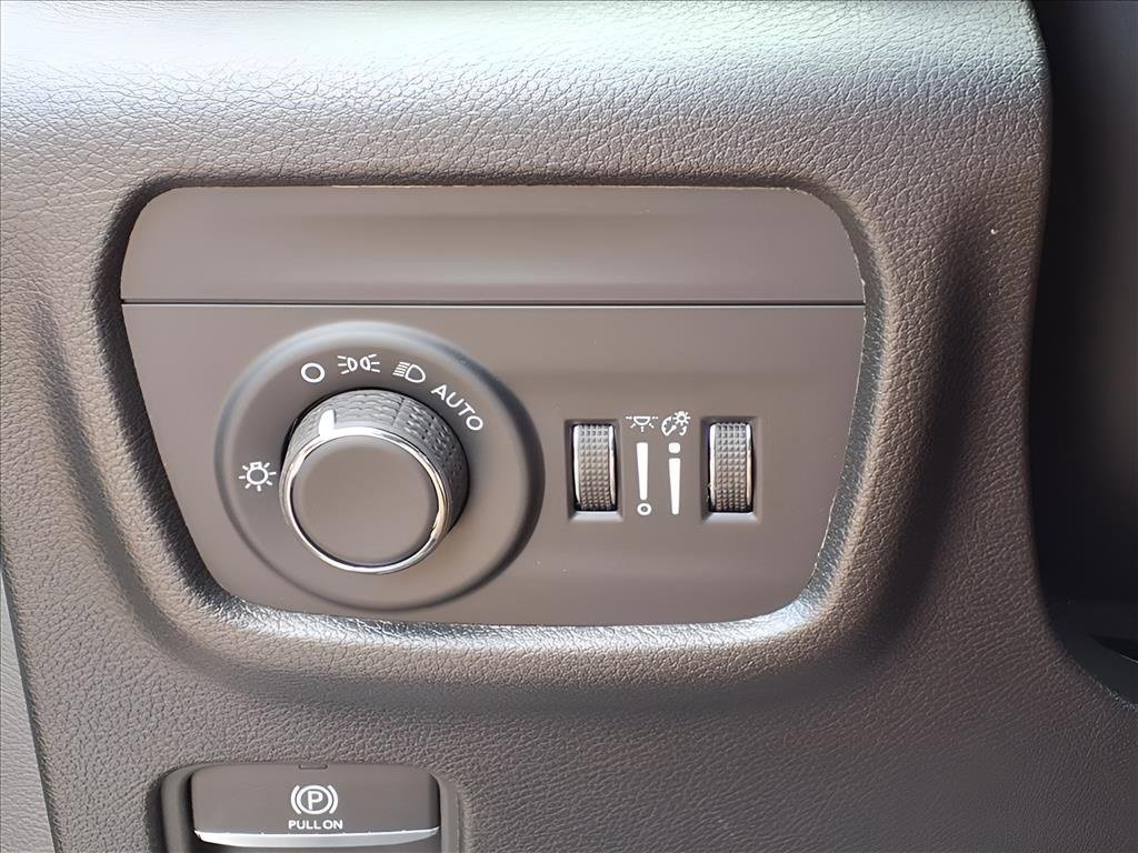 New 2025 Jeep Grand Cherokee L Laredo image 19