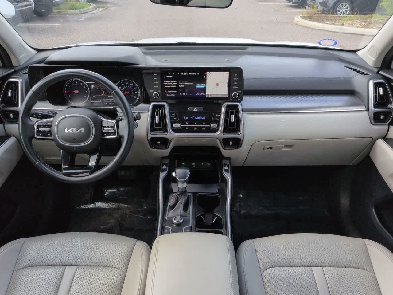 Used 2023 Kia Sorento S w/ Panoramic Sunroof Package FWD image 15