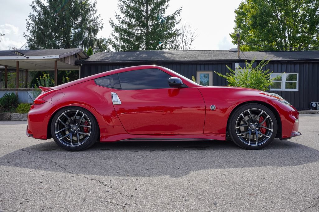 Used 2017 Nissan 370Z NISMO RWD image 9