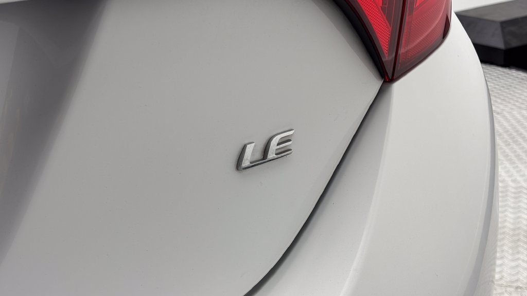 Used 2014 Toyota Corolla LE FWD image 6