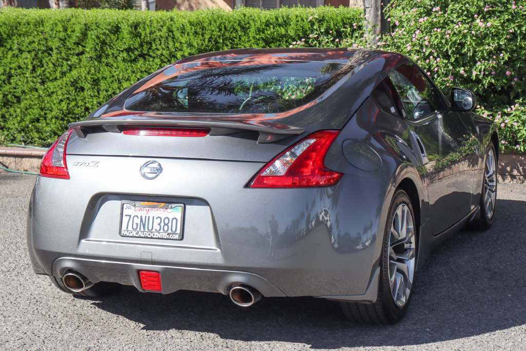 Used 2014 Nissan 370Z Coupe RWD image 9