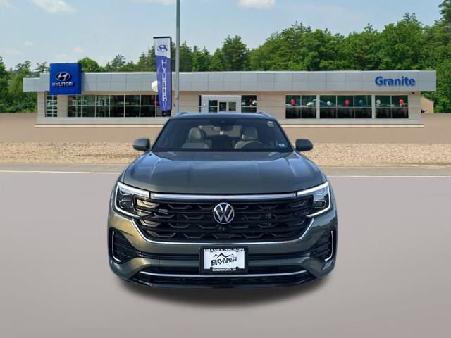 Used 2025 Volkswagen Atlas Cross Sport SEL Premium R-Line image 3