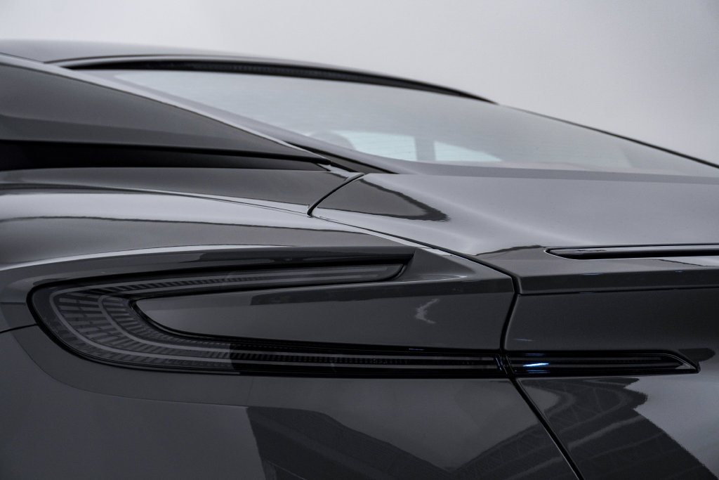 Used 2024 Aston Martin DB12 Coupe RWD image 13