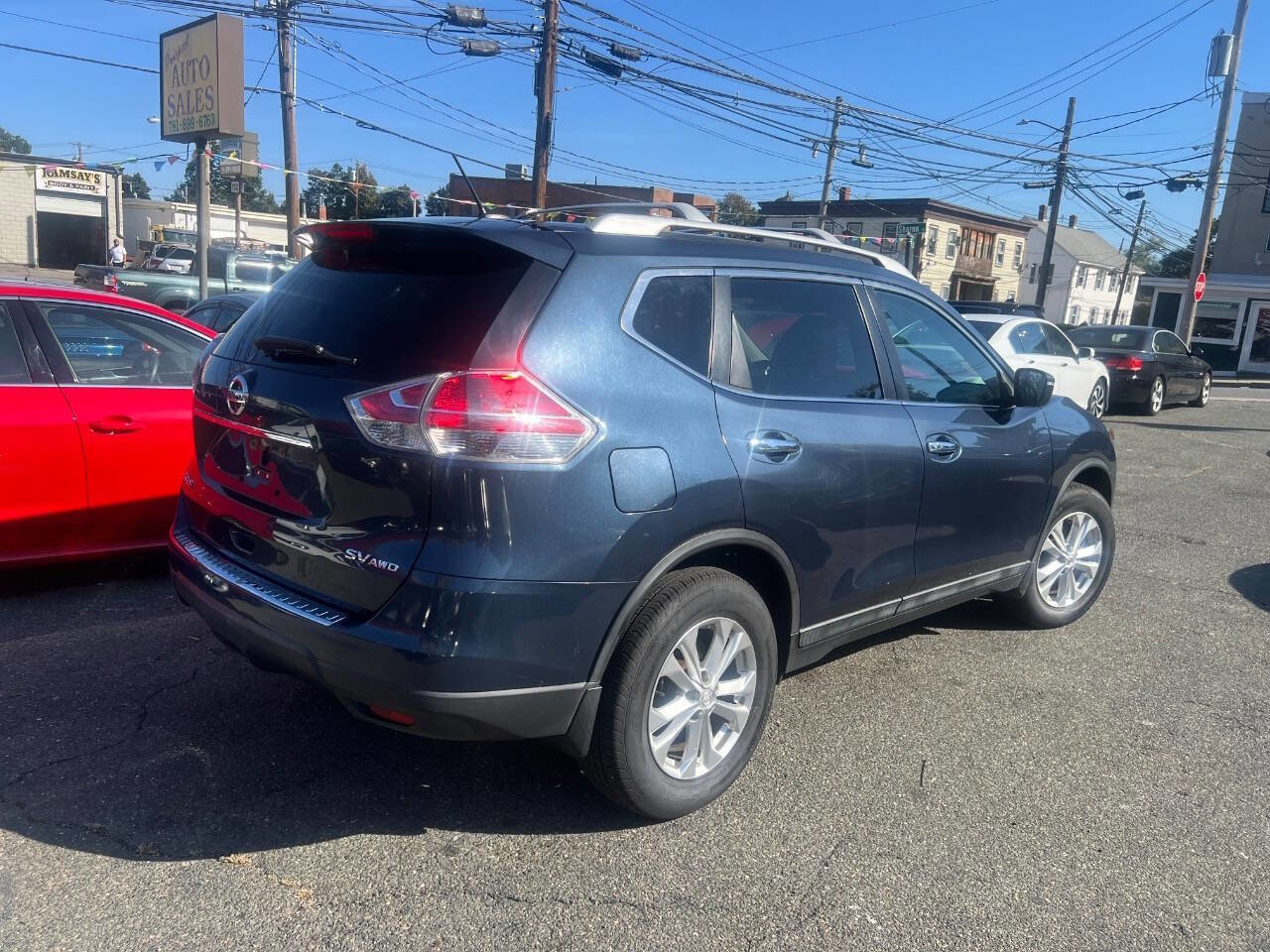 Used 2016 Nissan Rogue SV w/ SV Moonroof Package image 4