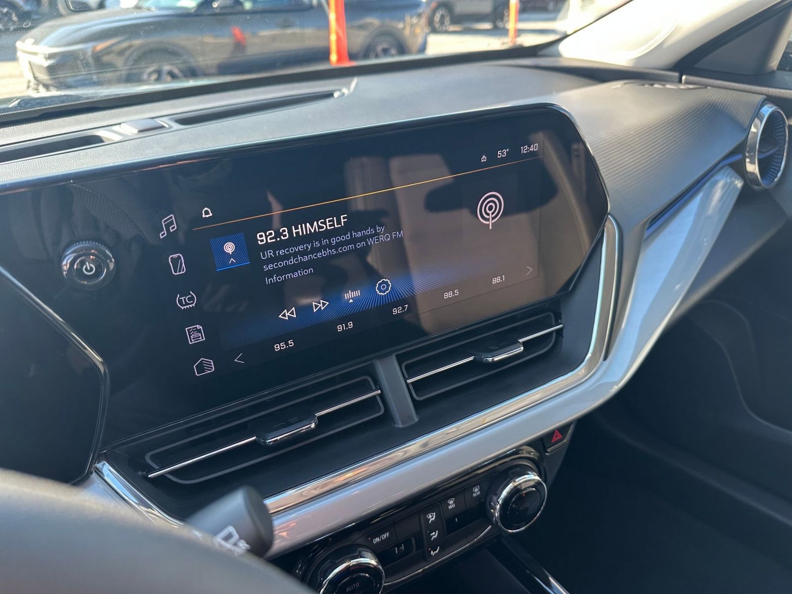 Used 2025 Chevrolet Trax LT image 21