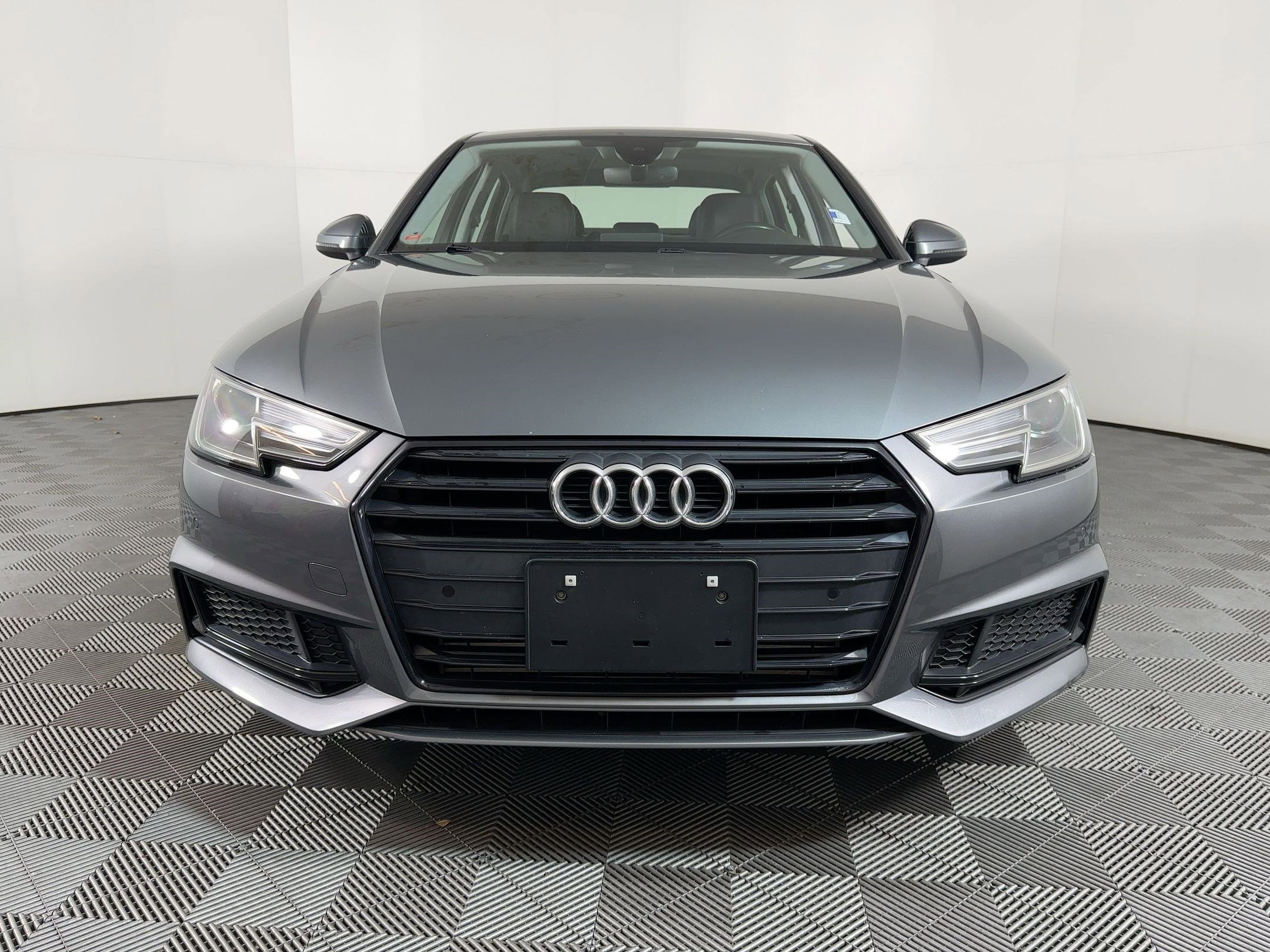 Used 2019 Audi A4 2.0T Premium image 4