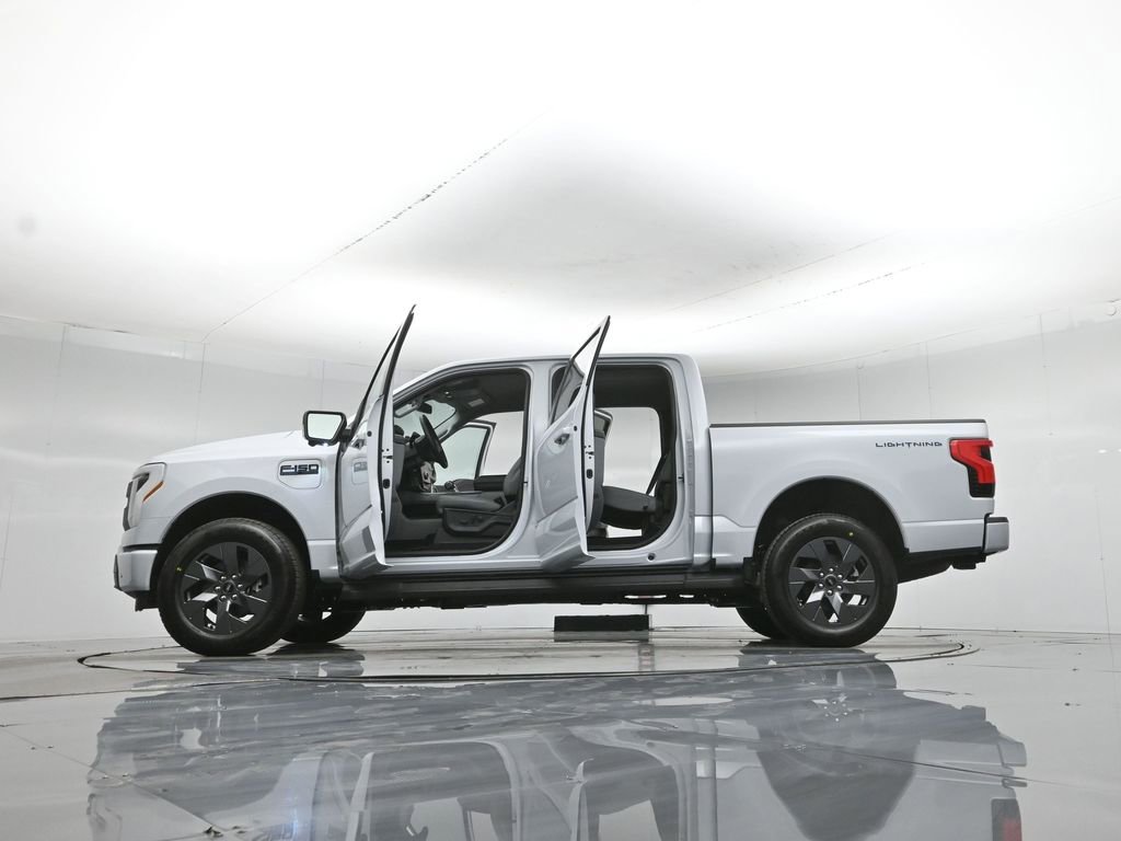New 2025 Ford F150 Lightning Flash AWD/4WD image 7