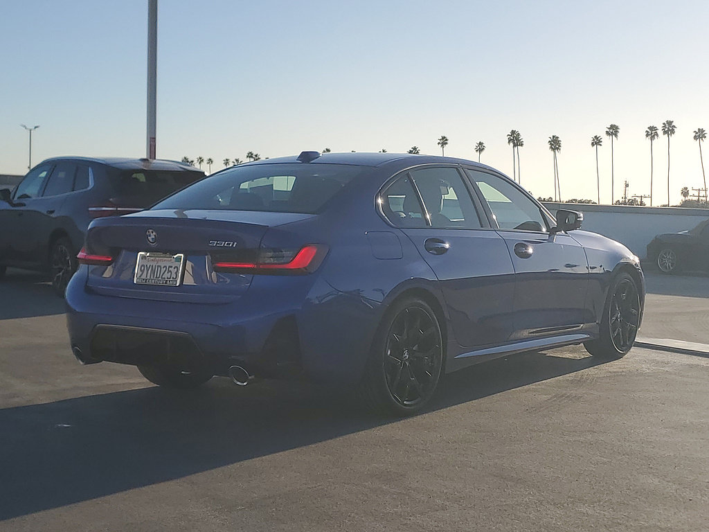 Used 2026 BMW 330i Sedan w/ M Sport Package RWD image 3