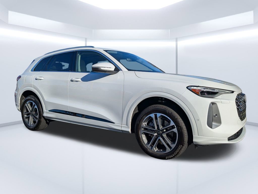 Certified 2025 Audi Q5 Premium Plus w/ Premium Plus