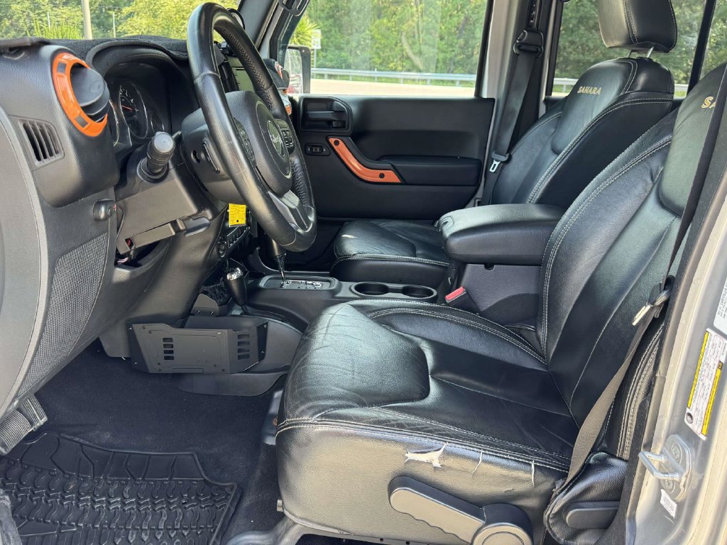 Used 2013 Jeep Wrangler Unlimited Sahara w/ Dual Top Group AWD/4WD image 19