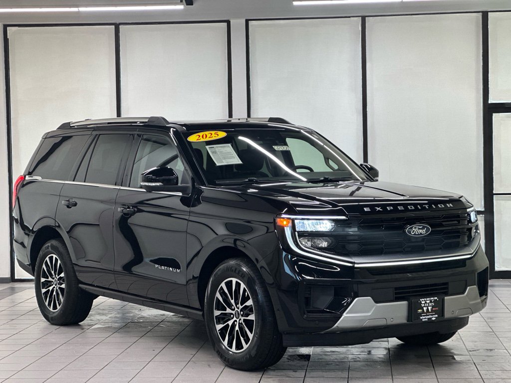 Used 2025 Ford Expedition Platinum image 1