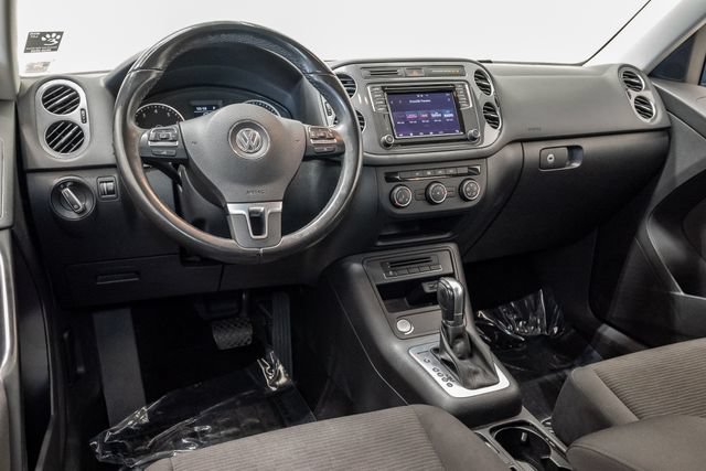 Used 2018 Volkswagen Tiguan Limited w/ Premium Package AWD/4WD image 7