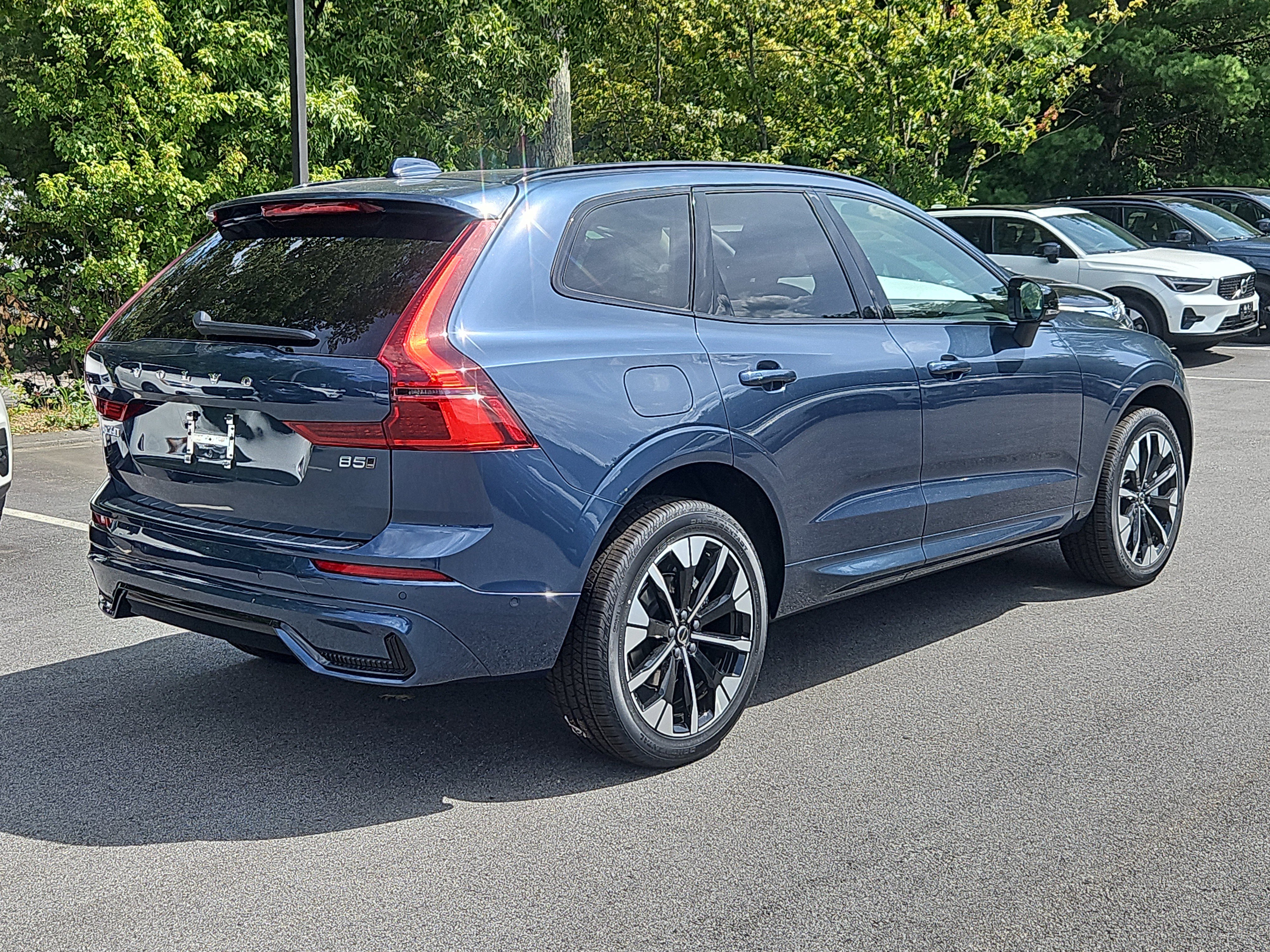New 2026 Volvo XC60 B5 Ultra w/ Protection Package Premier image 2