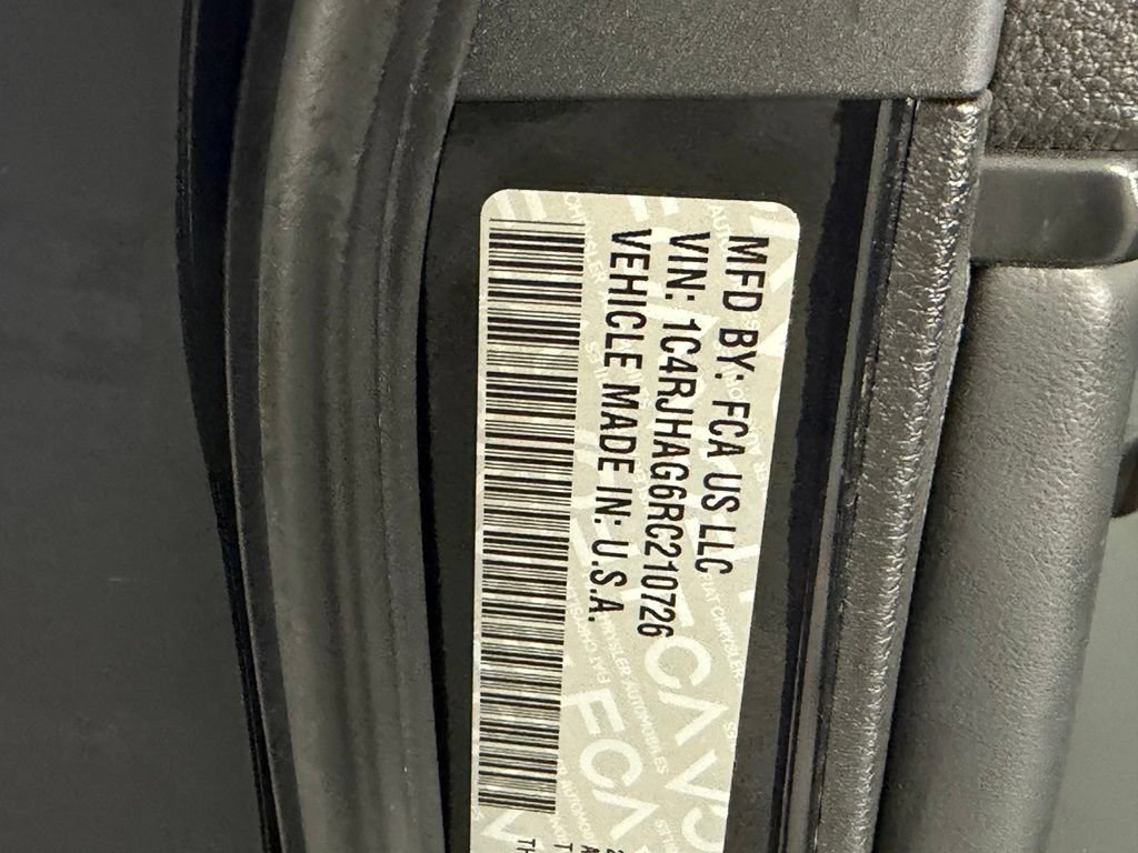 Certified 2024 Jeep Grand Cherokee Altitude AWD/4WD image 23
